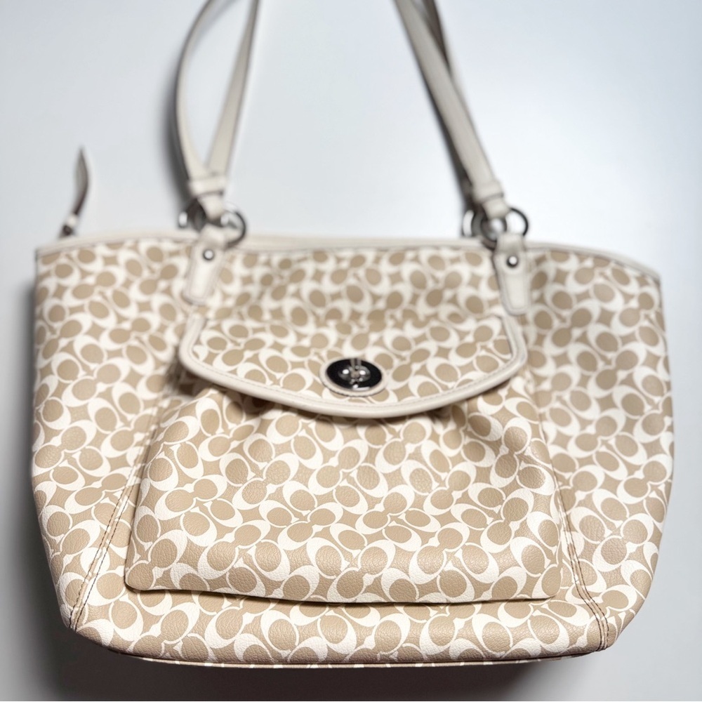 Coach Signature Chelsea Lea Tan and Cream Medium Size Shoulder Tote Bag - Picture 4 of 10